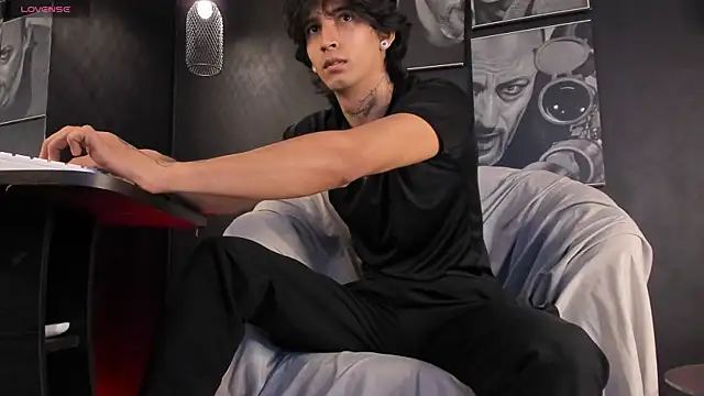 jett savage online show from December 3, 2:16 pm