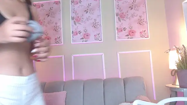 CurlyDani online show from November 24, 12:05 pm