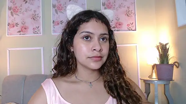 CurlyDani online show from December 13, 8:04 pm