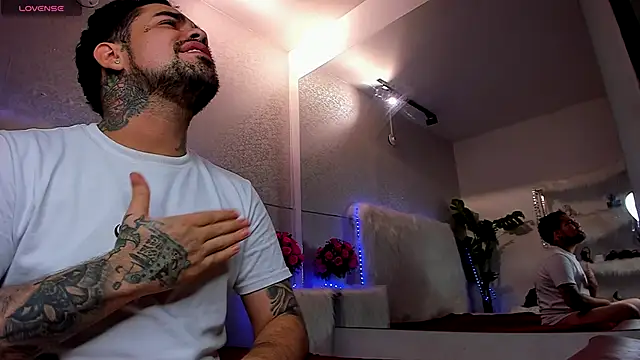 Littlepearl23 online show from November 24, 7:58 pm