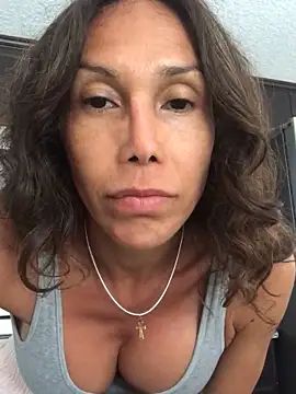 Snapshot of sundayvalen21 chatting on September 22, 3:51 pm sundayvalen21 online show from September 22, 3:51 pm