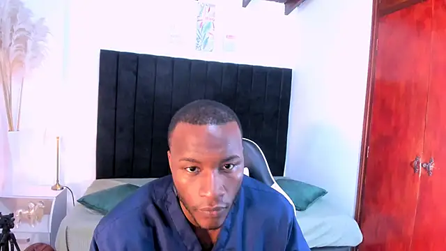 chrstian lewis1 online show from November 30, 4:08 pm