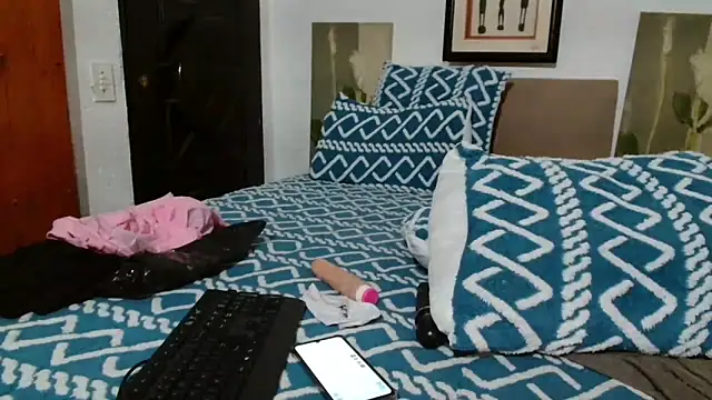 Snapshot of CandyNaynay chatting on November 10, 7:30 pm CandyNaynay online show from November 10, 7:30 pm