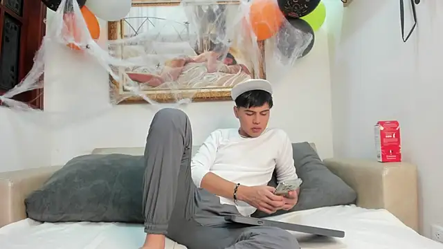 Felipe Cold online show from October 26, 3:40 am