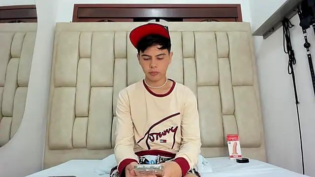 Felipe Cold online show from November 19, 2:22 am