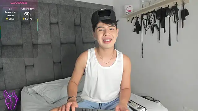 Snapshot of Felipe_Cold chatting on February 24, 3:40 am Felipe Cold online show from February 24, 3:40 am