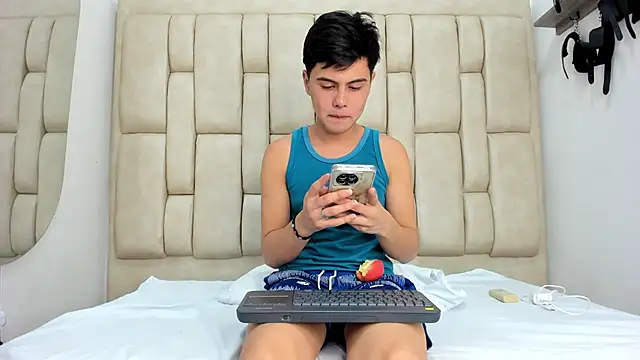 Felipe Cold online show from October 11, 2:01 am