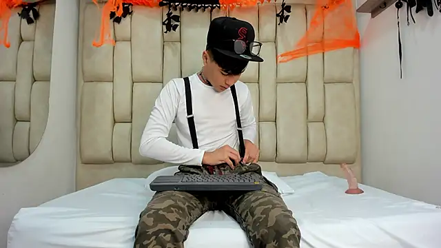 Felipe Cold online show from October 25, 2:44 am