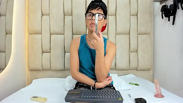 Felipe Cold online show from October 15, 2:21 am