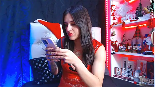 Snapshot of sexloversxxxXX chatting on December 18, 10:35 pm sexloversxxxXX online show from December 18, 10:35 pm