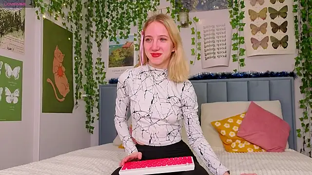 EmmaNovak online show from January 16, 12:31 pm