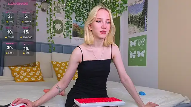 EmmaNovak online show from October 10, 12:28 pm