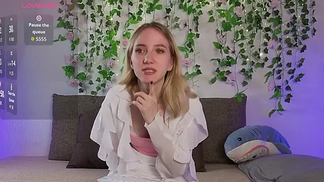 EmmaNovak online show from March 28, 9:16 pm