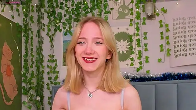 EmmaNovak online show from January 6, 1:04 pm