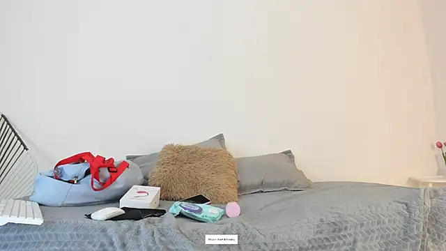  Miaa khalifa  online show from November 20, 12:50 pm