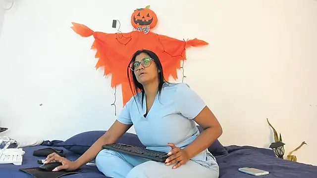  Miaa khalifa  online show from October 28, 12:26 pm