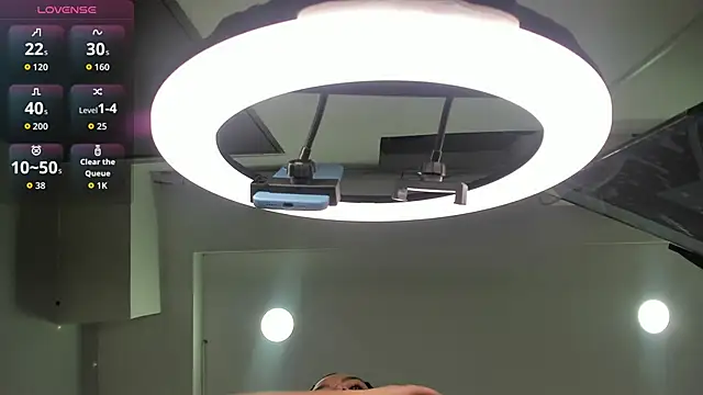 aurora tziu online show from May 14, 3:36 am