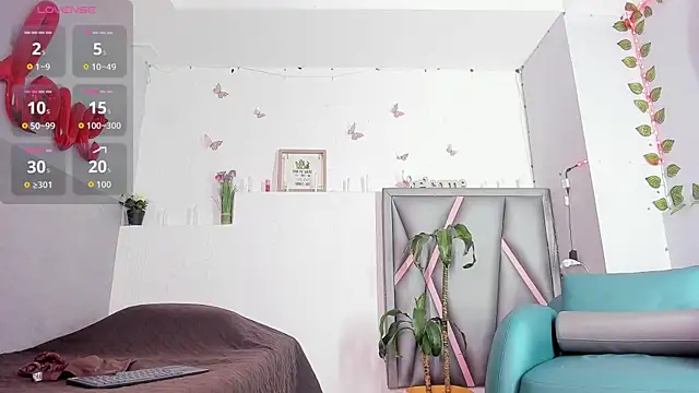aurora tziu online show from May 28, 3:58 am