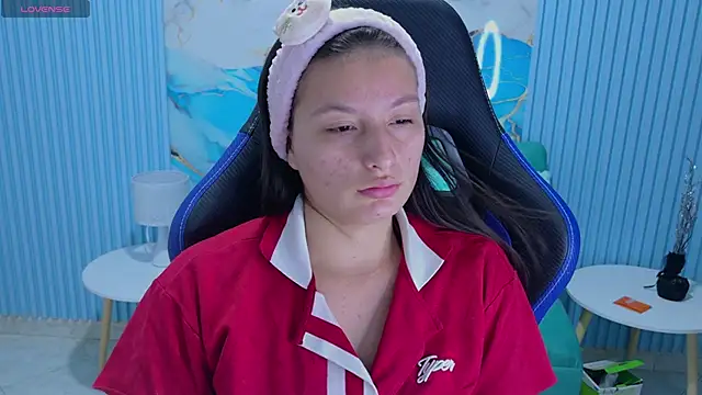 Snapshot of Cami_Boobss chatting on December 15, 12:22 pm Cami Boobss online show from December 15, 12:22 pm