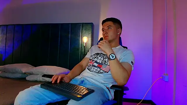 Ethan Connor online show from October 26, 2:34 am
