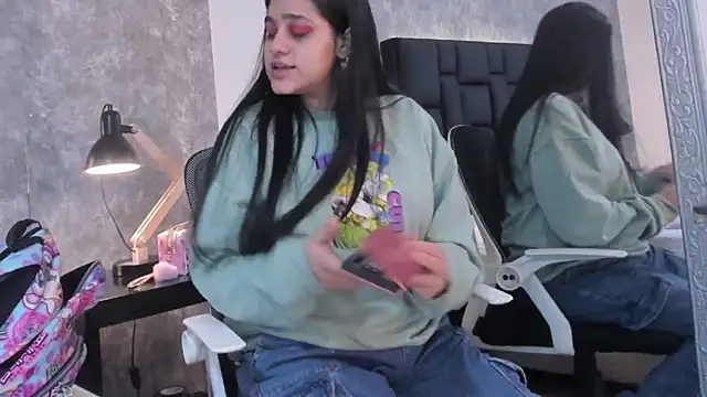 crystaldarliing online show from November 6, 4:22 pm