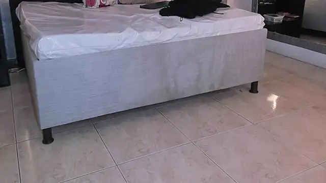 crystaldarliing online show from November 28, 1:22 pm