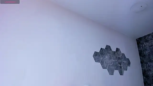 crystaldarliing online show from January 7, 6:35 pm