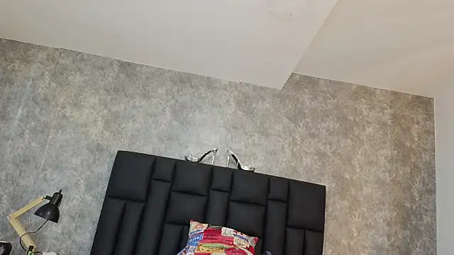 crystaldarliing online show from March 27, 3:02 pm