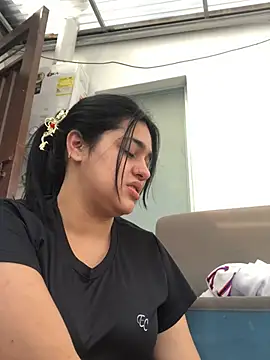 crystaldarliing online show from May 29, 2:34 pm