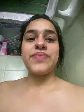 crystaldarliing online show from May 15, 8:18 pm