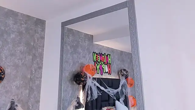 crystaldarliing online show from October 28, 3:44 pm