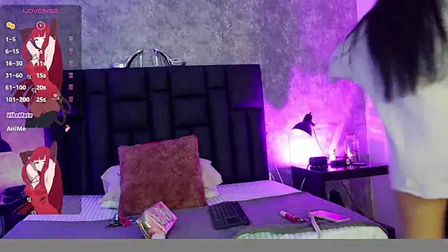 crystaldarliing online show from April 3, 6:14 pm