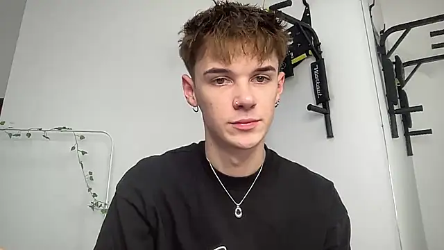 Snapshot of Milk_Guy chatting on November 5, 12:41 pm Milk Guy online show from November 5, 12:41 pm