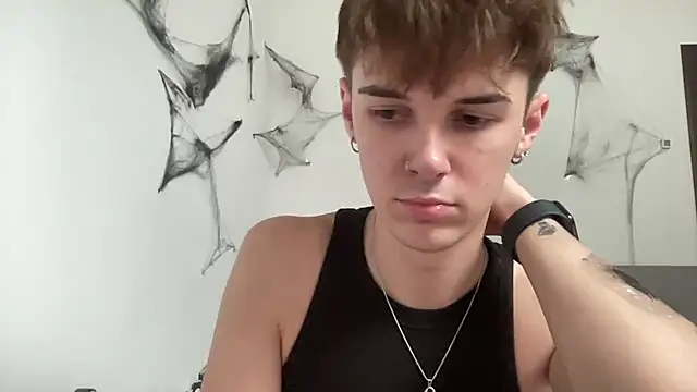 Snapshot of Milk_Guy chatting on November 17, 10:41 am Milk Guy online show from November 17, 10:41 am