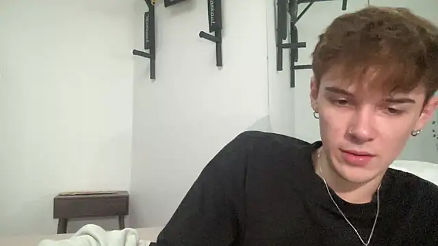 Snapshot of Milk_Guy chatting on December 4, 12:48 pm Milk Guy online show from December 4, 12:48 pm