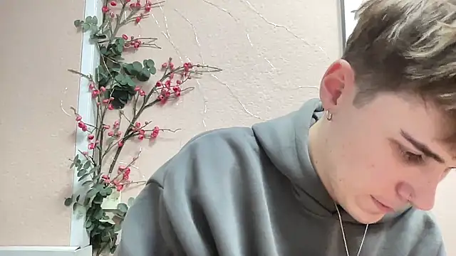 Snapshot of Milk_Guy chatting on November 13, 3:38 pm Milk Guy online show from November 13, 3:38 pm