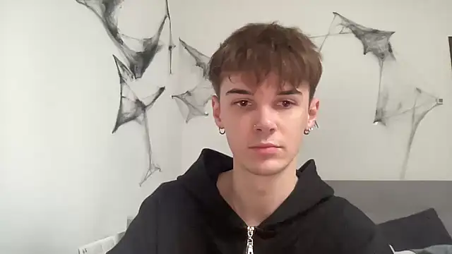 Snapshot of Milk_Guy chatting on November 21, 11:09 am Milk Guy online show from November 21, 11:09 am