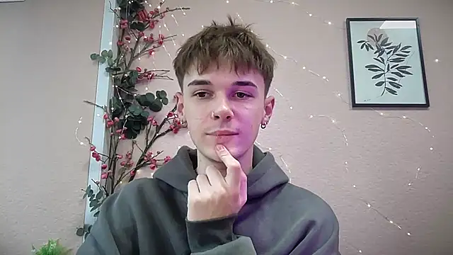 Snapshot of Milk_Guy chatting on November 3, 12:09 pm Milk Guy online show from November 3, 12:09 pm