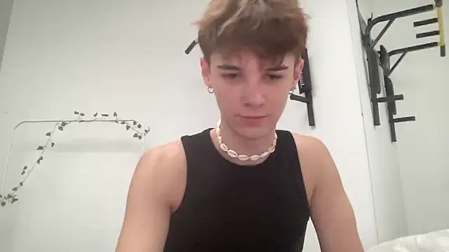 Snapshot of Milk_Guy chatting on November 28, 12:16 pm Milk Guy online show from November 28, 12:16 pm