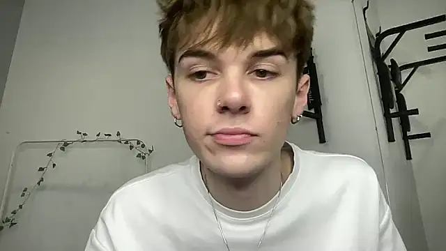 Snapshot of Milk_Guy chatting on December 2, 2:52 pm Milk Guy online show from December 2, 2:52 pm