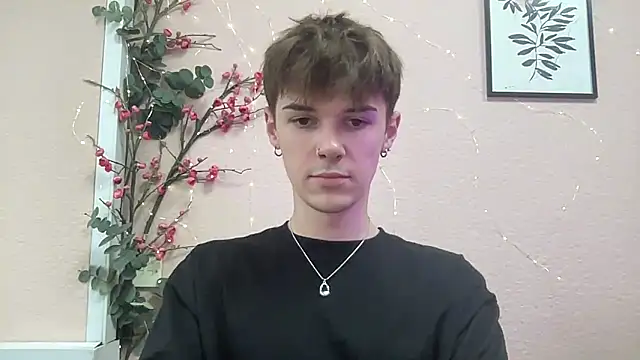 Snapshot of Milk_Guy chatting on October 22, 11:09 am Milk Guy online show from October 22, 11:09 am