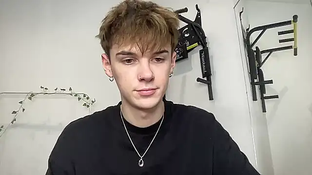 Snapshot of Milk_Guy chatting on November 25, 3:56 pm Milk Guy online show from November 25, 3:56 pm