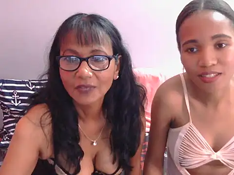 Snapshot of indian_sherryxo chatting on October 18, 9:11 am indian sherryxo online show from October 18, 9:11 am