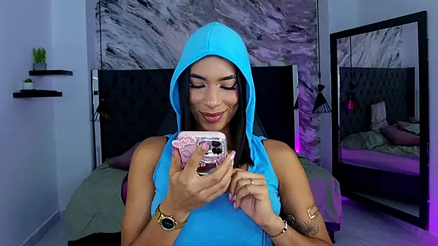 Snapshot of kitty_collins_ chatting on April 23, 12:00 pm kitty collins online show from April 23, 12:00 pm