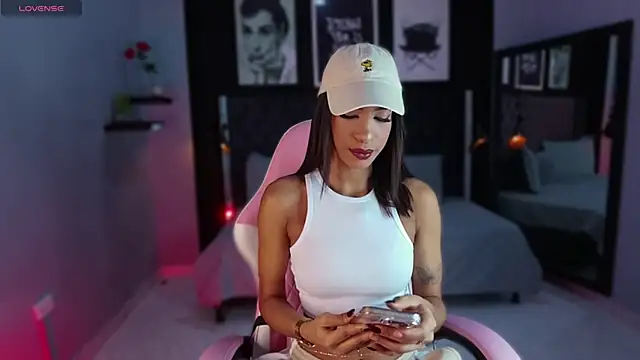 Snapshot of kitty_collins_ chatting on January 15, 11:46 am kitty collins online show from January 15, 11:46 am