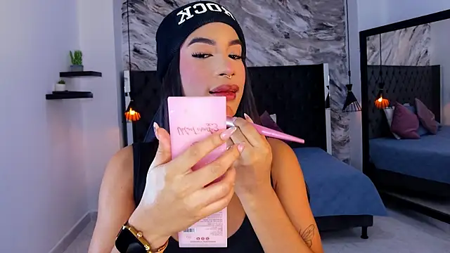 Snapshot of kitty_collins_ chatting on May 12, 12:00 pm kitty collins online show from May 12, 12:00 pm