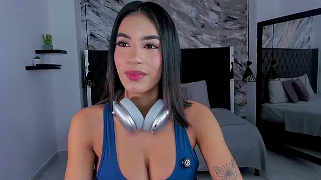 Snapshot of kitty_collins_ chatting on May 11, 12:17 pm kitty collins online show from May 11, 12:17 pm