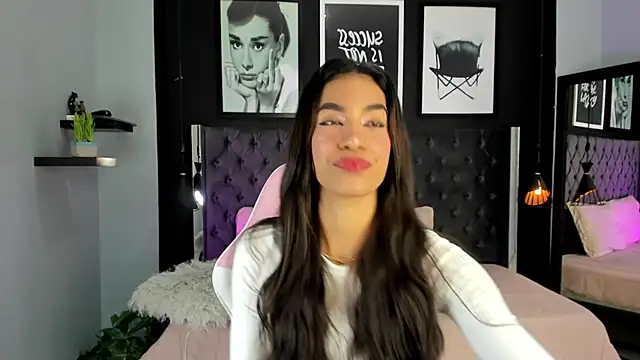 Snapshot of kitty_collins_ chatting on September 15, 11:21 am kitty collins online show from September 15, 11:21 am