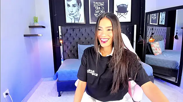 Snapshot of kitty_collins_ chatting on October 5, 10:50 am kitty collins online show from October 5, 10:50 am