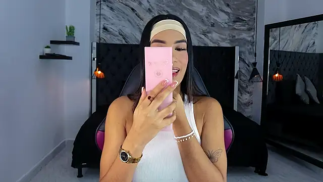 Snapshot of kitty_collins_ chatting on June 2, 11:54 am kitty collins online show from June 2, 11:54 am